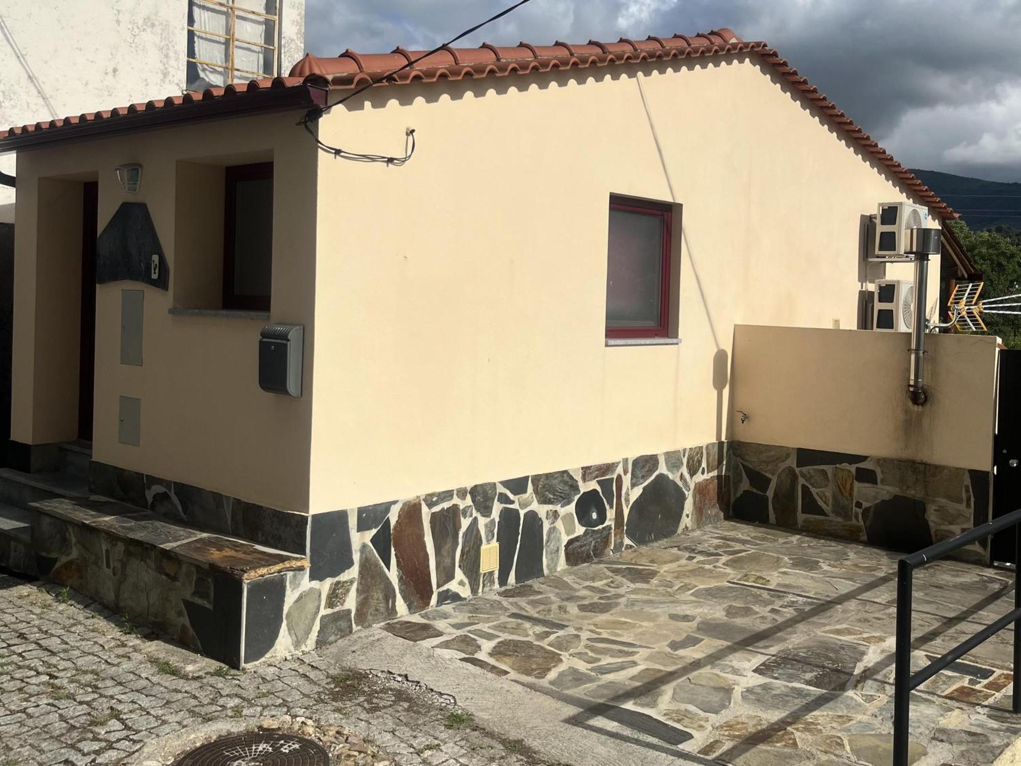 A Pequena Casa Coja Central Portugal Mountains ภายนอก รูปภาพ